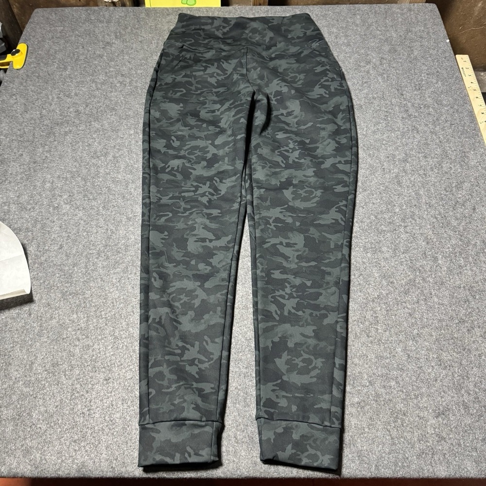 WILLIT NWT Womens Green Camouflage Thick Jogger Leggings Size M Outdoor Athletic